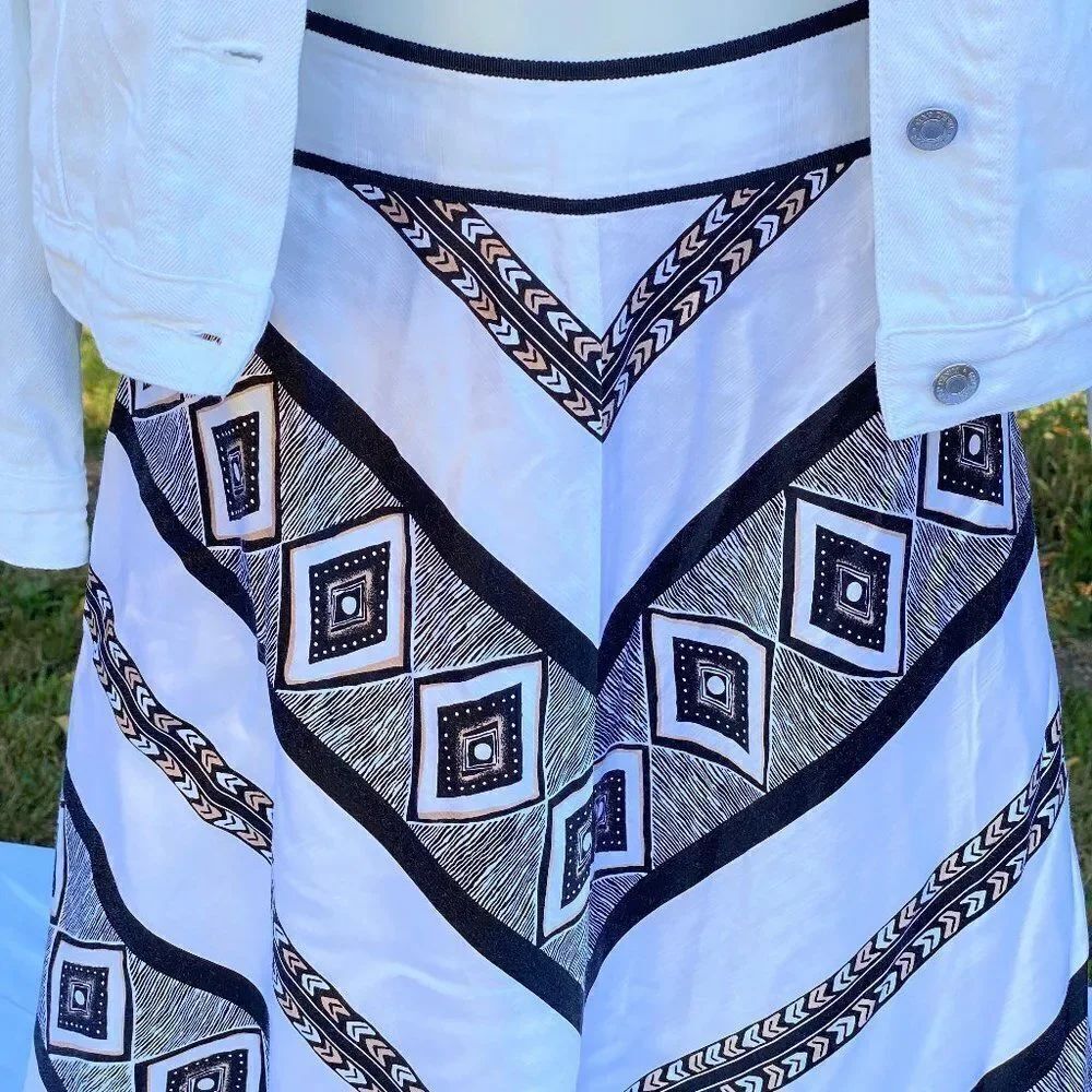 White House Black Market Aztec Silk Skirt WHBM Sz6